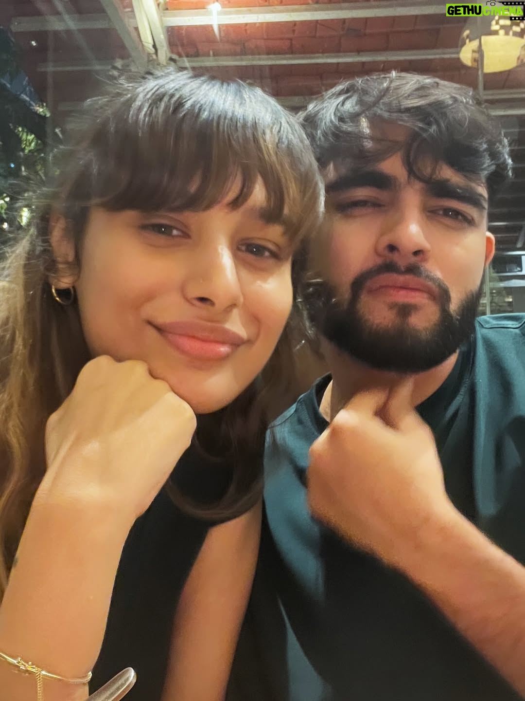 Janvi Sikaria - 2.5K Likes - 1 screwed up order, 3 years of friendship   3 years of dating, 1 shark tank approved venture and 20 breakups later 🙂‍↔️