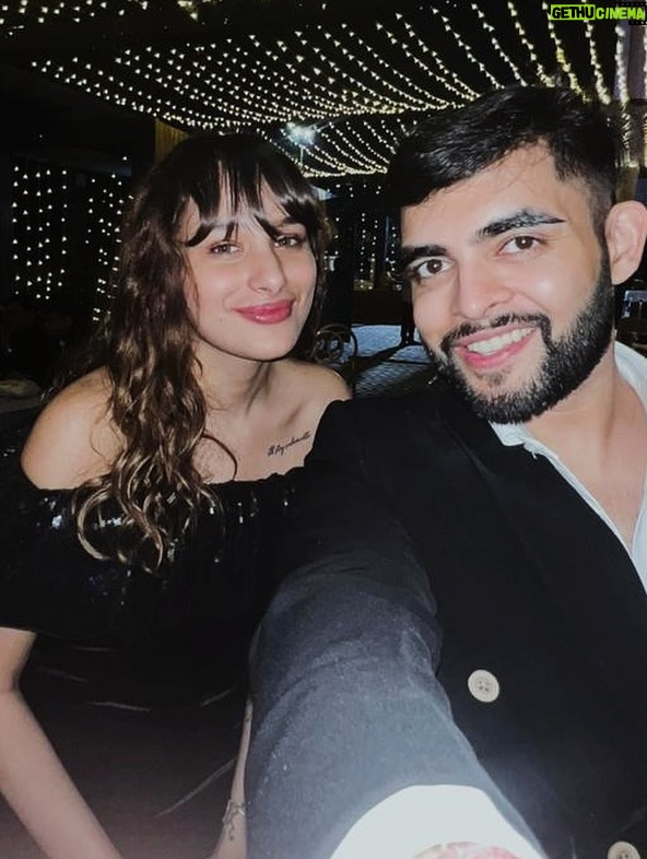 Janvi Sikaria - 2.5K Likes - 1 screwed up order, 3 years of friendship   3 years of dating, 1 shark tank approved venture and 20 breakups later 🙂‍↔️
