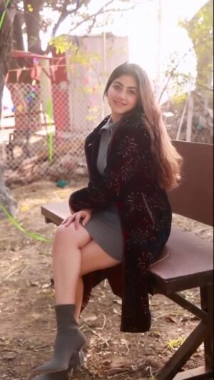 Jasmeet Kaur Instagram - Piche tereš¤.
šø- @ravi_photography_2.0
#reels #reelitfeelit #trending