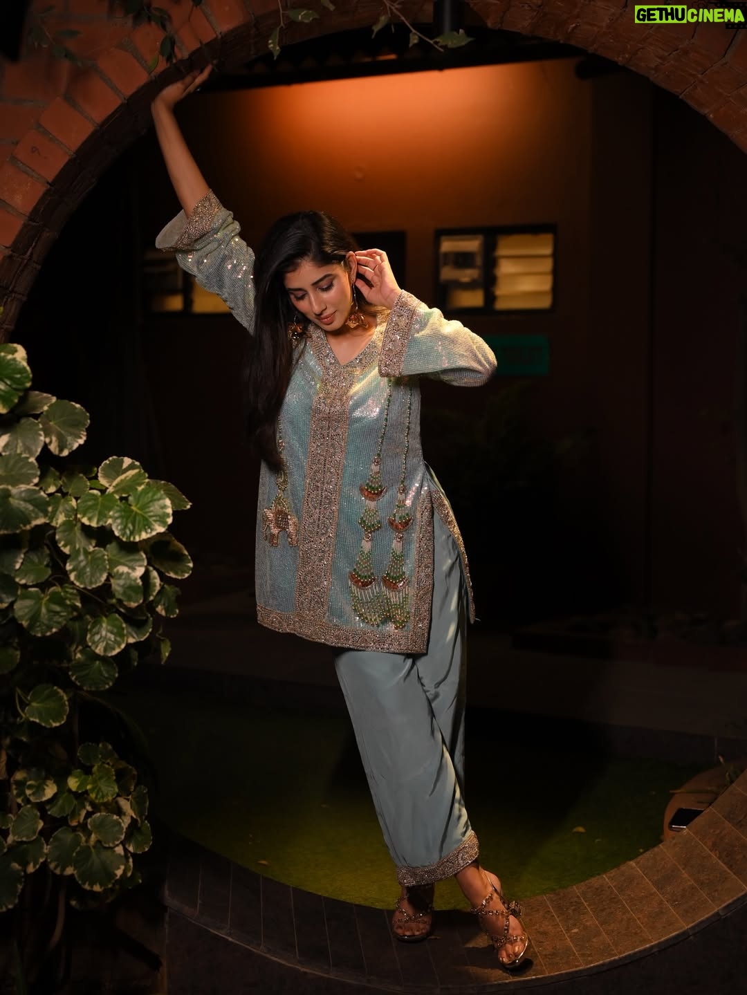 Jasmin Bajwa - 31.1K Likes - Adaayein dheemi, iraade tez.🦋
•
•
Wearing the favourite @roopkala_ludhiana 
Shot by @memoriesunlimited3