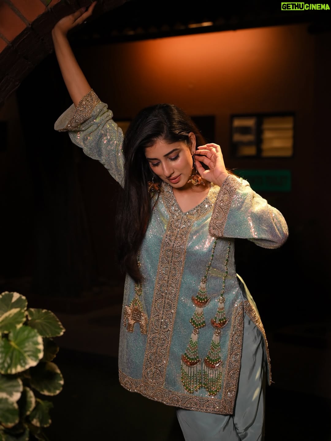 Jasmin Bajwa - 31.1K Likes - Adaayein dheemi, iraade tez.🦋
•
•
Wearing the favourite @roopkala_ludhiana 
Shot by @memoriesunlimited3