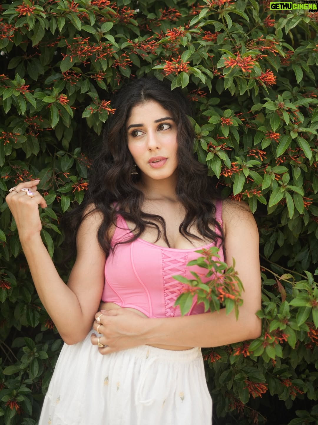 Jasmin Bajwa - 50.3K Likes - Where they were fragments, I am wholeness.
Where they were noise, I am home.
You don’t need to look back to measure love,
because everything you searched for—
now stands in front of you, complete.🌸💕💖🎀🌷🧞‍♀️