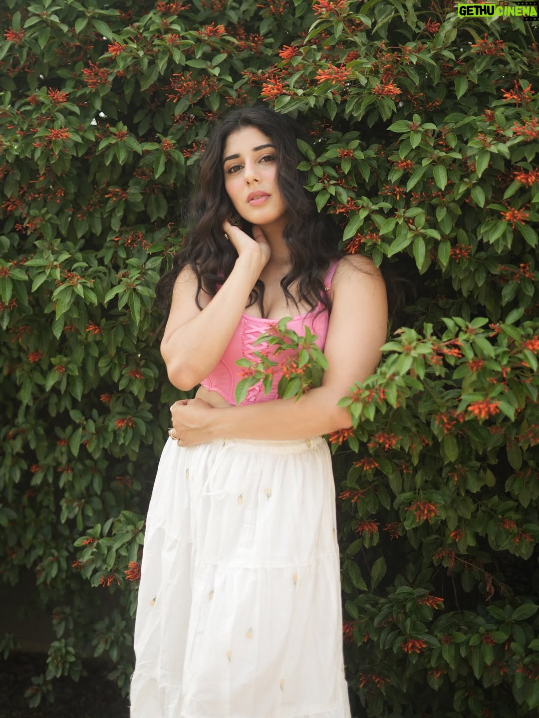 Jasmin Bajwa - 50.3K Likes - Where they were fragments, I am wholeness.
Where they were noise, I am home.
You don’t need to look back to measure love,
because everything you searched for—
now stands in front of you, complete.🌸💕💖🎀🌷🧞‍♀️