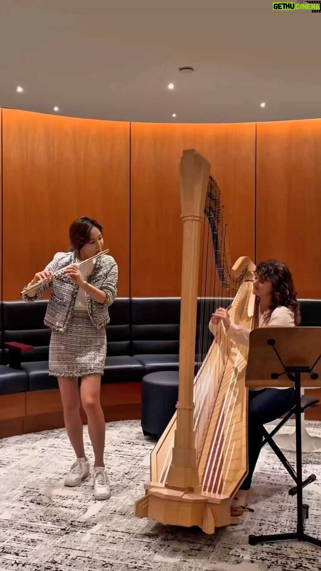 Jasmine Choi - 3.8K Likes - ✨ Tonight and tomorrow, music that will stay with you!

Two extraordinary artists. One sparkling concerto. A reunion years in the making!

Flutist Jasmine Choi and Principal Harp Allegra Lilly perform Mozart’s Concerto for Flute and Harp TONIGHT at 7:30pm and tomorrow at 2pm!

🎟 Tickets in bio
#housymphony