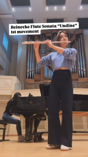 Jasmine Choi Instagram - Reinecke🤍

🎹 @meliviacr 

#flute #reinecke #soundcheck #meliviaraharjo #jasminechoi