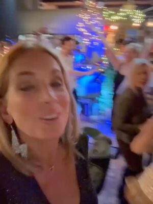 Jasmine Harman Instagram - December so far ✨🎄

It’s always a really manic month. We’ve had our Zumba Christmas Party with the girls 🥰 We’ve had family gatherings! Loads of filming for a new show 🎥 And…I still haven’t done my Christmas shopping! 🙈😂

How are you all getting on with it? All done or last minute like me? 😳🎁

Anyway not to worry! Hopefully Santa will help me out! 🎅🏼 Almost time for the “out of office” to come on! 🥰🥂✨ 

#ChristmasParty #December #Santa #Zumba #Filming #elf #OOO