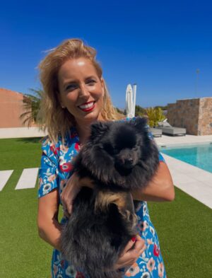 Jasmine Harman Instagram - I’ve got a @channel4 treble this week! 🩷🥰 3 classic episodes of @aplaceinthesunofficial Monday, Wednesday & Friday! 🎉

Monday: Angie & Alan 📍Orihuela Costa 💰 60k

Wednesday: Bev & Errol 📍Mar Menor 💰 65k

Friday: Jill & Ronnie 📍Languedoc-Roussillon 💰 250k 

Let me know what you thought of all these options! 🥰

#aplaceinthesun #repeat #channel4 #househunting #newhome #spain #france @freeform_productions