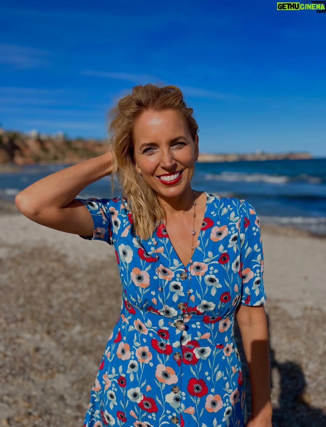 Jasmine Harman - 6.7K Likes - I’ve got a @channel4 treble this week! 🩷🥰 3 classic episodes of @aplaceinthesunofficial Monday, Wednesday & Friday! 🎉

Monday: Angie & Alan 📍Orihuela Costa 💰 60k

Wednesday: Bev & Errol 📍Mar Menor 💰 65k

Friday: Jill & Ronnie 📍Languedoc-Roussillon 💰 250k 

Let me know what you thought of all these options! 🥰

#aplaceinthesun #repeat #channel4 #househunting #newhome #spain #france @freeform_productions