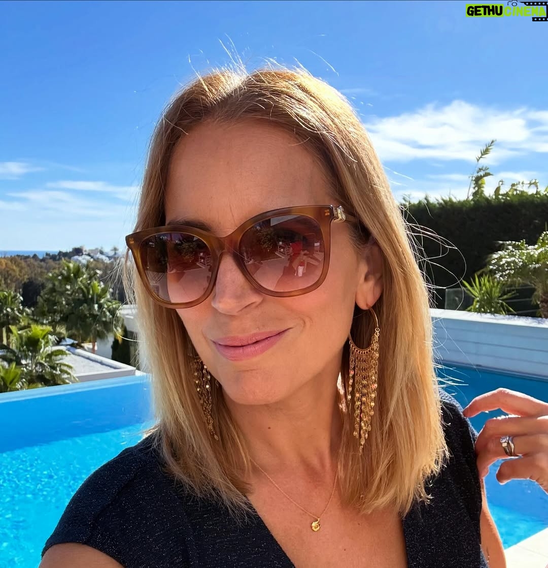 Jasmine Harman - 12.2K Likes - The weather outside is … delightful! Celebrating at a Christmas party… this just doesn’t feel right!! 🎄 

Envious? 😜

#wintersun #christmas
