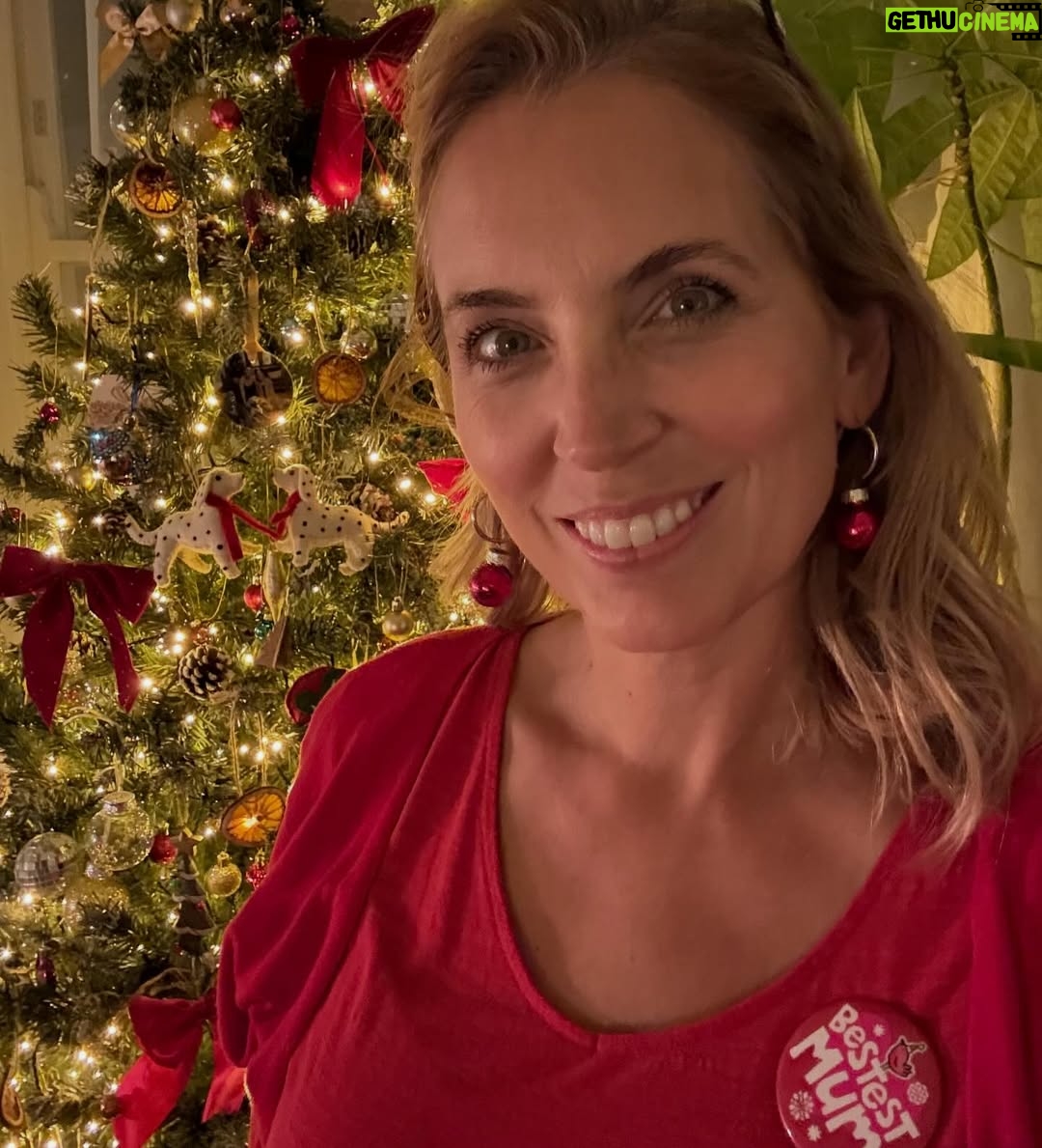 Jasmine Harman - 16.1K Likes - Hoping everyone had a marvellous Christmas with loved ones. We were lucky enough to see lots of friends and family although some were missed. ❤️ 
Wishing you a wonderful break (until the NY celebrations begin!) thanks for being here! And to the lady who approached me in M&S today, thanks for your lovely thoughts and nice to meet you! 🥰 #christmas