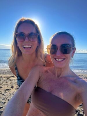 Jasmine Harman Instagram - December so far ✨🎄

It’s always a really manic month. We’ve had our Zumba Christmas Party with the girls 🥰 We’ve had family gatherings! Loads of filming for a new show 🎥 And…I still haven’t done my Christmas shopping! 🙈😂

How are you all getting on with it? All done or last minute like me? 😳🎁

Anyway not to worry! Hopefully Santa will help me out! 🎅🏼 Almost time for the “out of office” to come on! 🥰🥂✨ 

#ChristmasParty #December #Santa #Zumba #Filming #elf #OOO