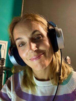 Jasmine Harman Instagram - December so far ✨🎄

It’s always a really manic month. We’ve had our Zumba Christmas Party with the girls 🥰 We’ve had family gatherings! Loads of filming for a new show 🎥 And…I still haven’t done my Christmas shopping! 🙈😂

How are you all getting on with it? All done or last minute like me? 😳🎁

Anyway not to worry! Hopefully Santa will help me out! 🎅🏼 Almost time for the “out of office” to come on! 🥰🥂✨ 

#ChristmasParty #December #Santa #Zumba #Filming #elf #OOO