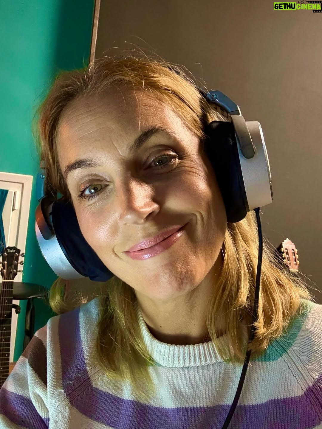 Jasmine Harman - 17.6K Likes - December so far ✨🎄

It’s always a really manic month. We’ve had our Zumba Christmas Party with the girls 🥰 We’ve had family gatherings! Loads of filming for a new show 🎥 And…I still haven’t done my Christmas shopping! 🙈😂

How are you all getting on with it? All done or last minute like me? 😳🎁

Anyway not to worry! Hopefully Santa will help me out! 🎅🏼 Almost time for the “out of office” to come on! 🥰🥂✨ 

#ChristmasParty #December #Santa #Zumba #Filming #elf #OOO