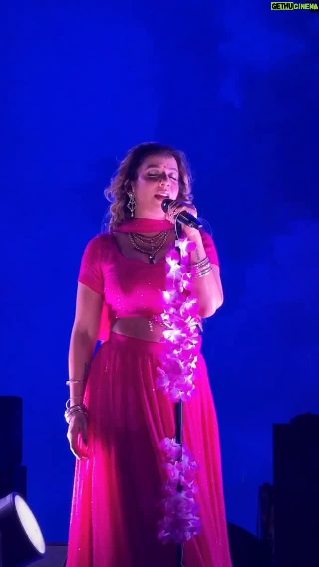 Jasmine Sandlas - 422.6K Likes - Truly magical moments can’t be rehearsed, If I get lucky on stage, I feel moments of truth and deep connection with my fans. And I get very lucky because i am Radha Rani’s favourite. 🩷

Happy New Years Earth Angels. I pray that this year is filled with true joy and belly laughter for you all. I pray that you feel successful in the world and most importantly, I pray that you feel successful at home.