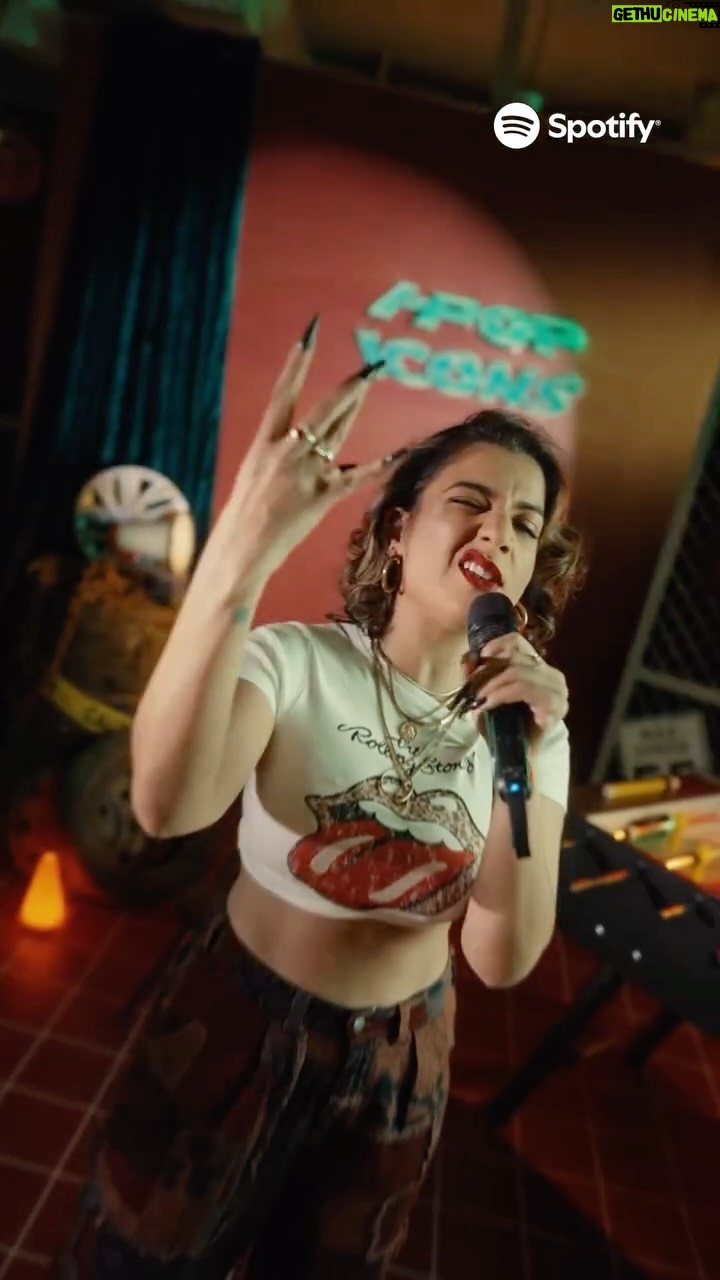 Jasmine Sandlas - 727.7K Likes - @jasminesandlas singing POLS - one take, endless replays! 

Listen to POLS on the I-POP Icons playlist only on Spotify.