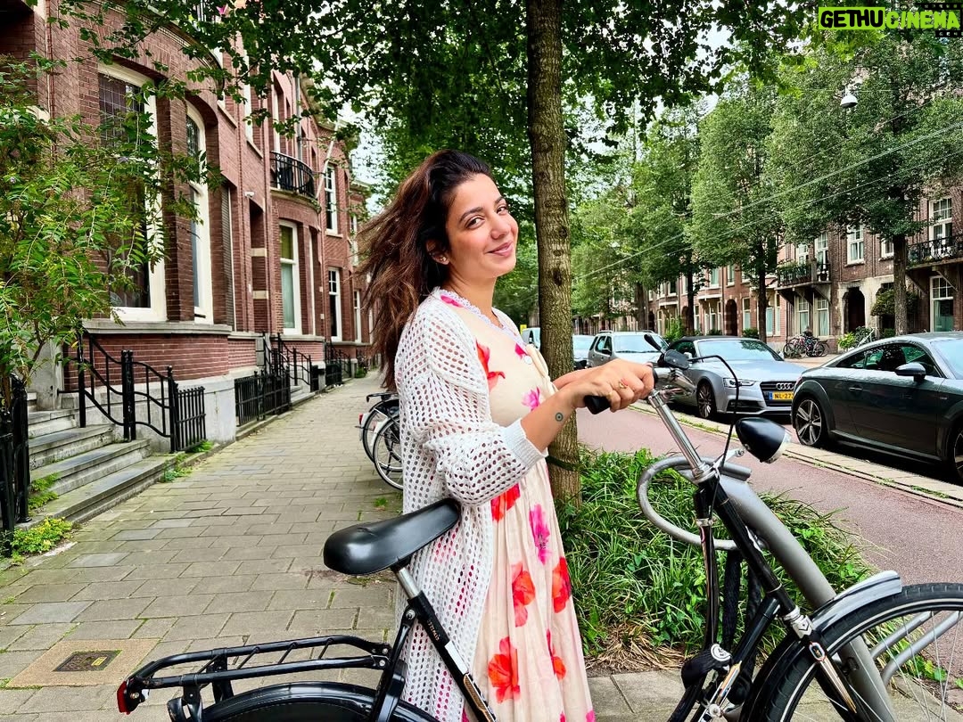 Jasmine Sandlas - 135.1K Likes - Went to Amsterdam. Brought back core memories.