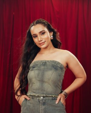 Jaspreet Dyora Instagram - Mure khadi ta v meinu khwaab laggi jawe🧿
✨LINK IN BIO✨
Checkout Dyore Di Collection at www.freakins.com
Coupon Code: JASPREET15
#ootd #collection #karanaujla #tareefan #photoshoot