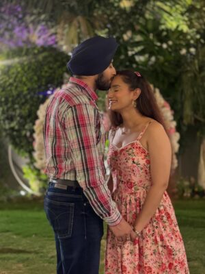 Jaspreet Dyora Instagram - Happy Birthday Karan 🎂❤️🌹🧿
I have a lot to say, but all I want to say is...
I have never met or seen a soul like you before
You are pure, innocent & a blessing meant only for me✨
I promise to protect your energy till my last breath.
May Baba Ji always bless us
with happiness, abundance, and success🙏🏻
Can't wait anymore to start my new journey with you🧿
- Tuhadi Preeti 🫰🏻