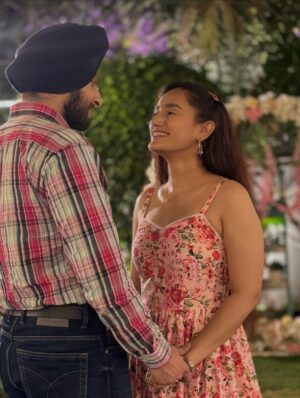 Jaspreet Dyora Instagram - Happy Birthday Karan 🎂❤️🌹🧿
I have a lot to say, but all I want to say is...
I have never met or seen a soul like you before
You are pure, innocent & a blessing meant only for me✨
I promise to protect your energy till my last breath.
May Baba Ji always bless us
with happiness, abundance, and success🙏🏻
Can't wait anymore to start my new journey with you🧿
- Tuhadi Preeti 🫰🏻