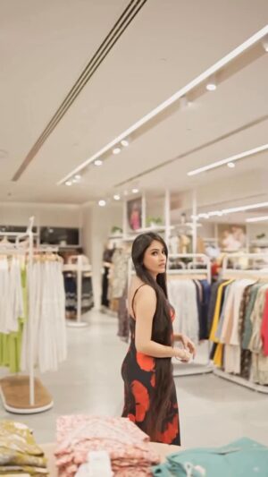 Jaspreet Kaur Instagram - From your screen to your style moment.
Screenshot this, show it at any AZORTE store in Delhi, and get your exclusive hamper.
Because mid isn’t mediocre — mid is momentum.
#azorte #azortestore #delhi
