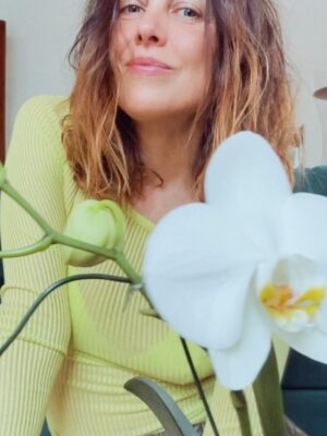 Jazmín Stuart Instagram - 1,2,3,4: Una señora orgullosa de sus plantas.
5: La misma señora trabajando para estar orgullosa de sus plantas.