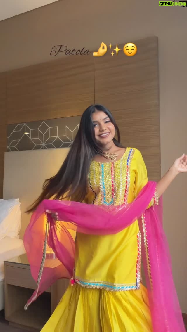 Jeetu Sri - 10.8K Likes - Shakira or Patola? 😌

Yellow sharara set @labelnityatara 

#trend #sharara #trendingsongs #viral