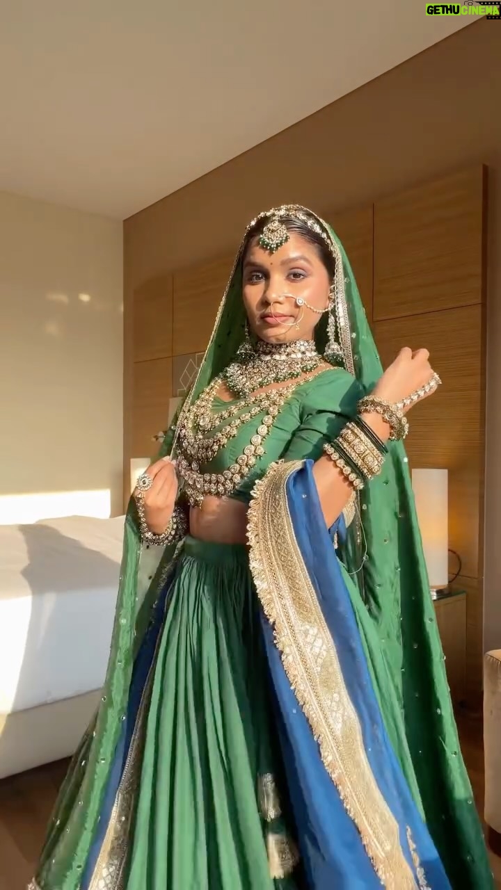 Jeetu Sri - 20.5K Likes - What would u call this look? 

Outfit @__bawrii 

#grwm #viral #bridal