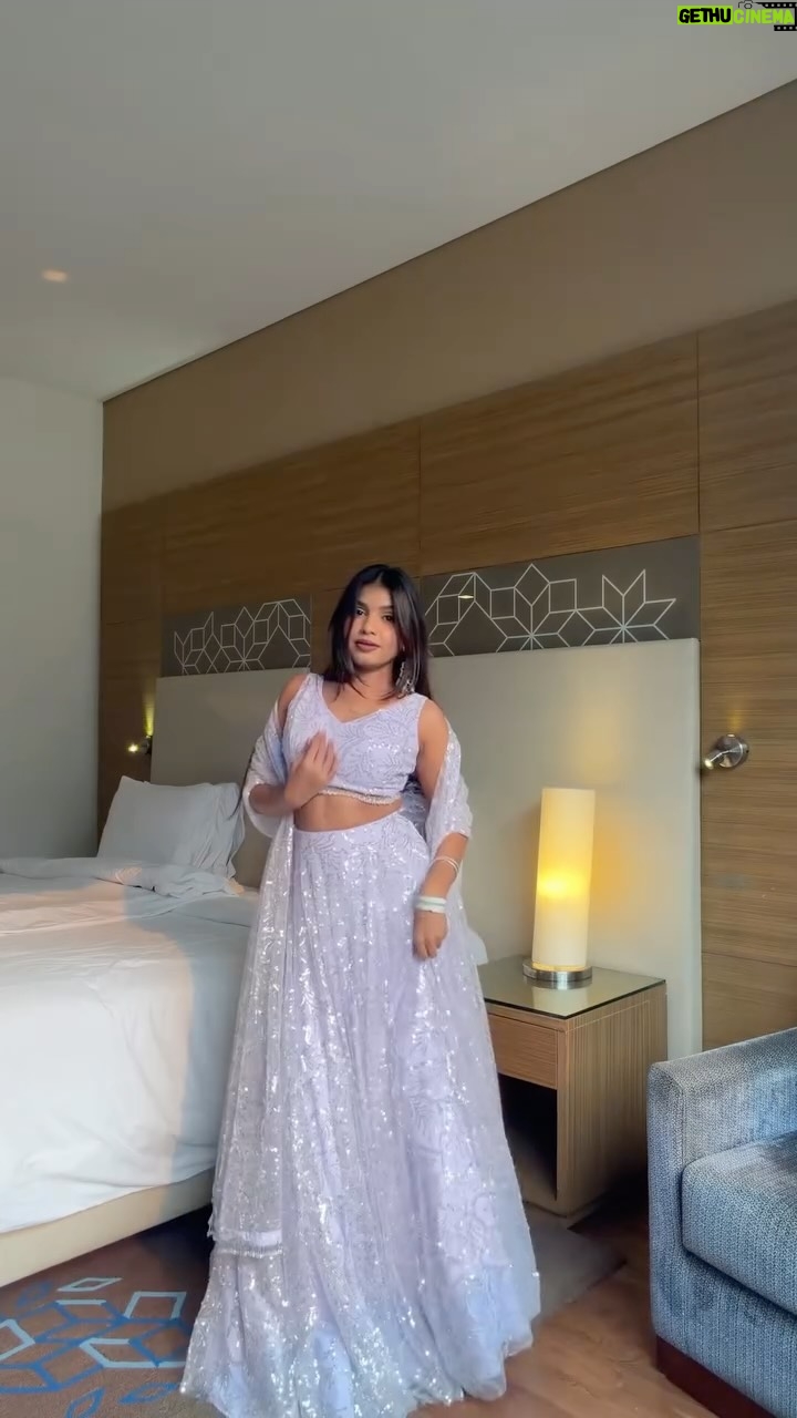 Jeetu Sri - 26.2K Likes - Will he like this look? 🤔

Outfit @labelnityatara 

#grwm #lehenga #shaadi