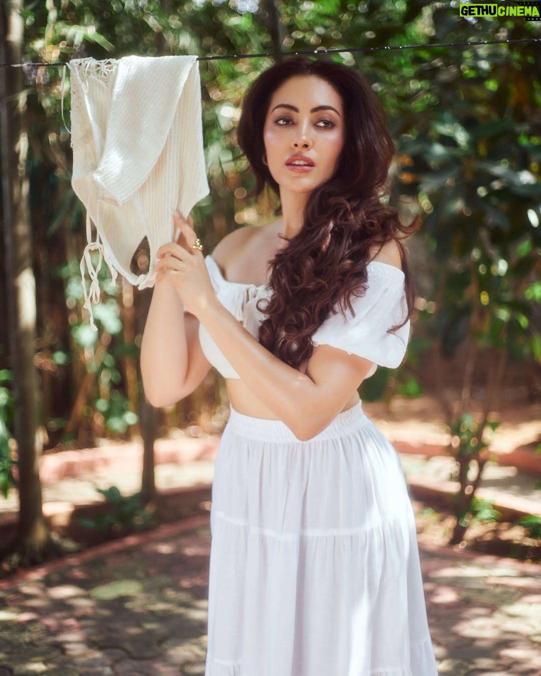 Jeniffer Piccinato - 11.7K Likes - “In my own little world “
🍉🤍
Hair @pendurkar_sush 
Make up @makeupbyhabiba2024 
Stylist @stylistshikhar 
Photo @saurabh_sonkar 
Location @backstage_mumbai