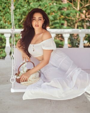 Jeniffer Piccinato Instagram - “In my own little world “
🍉🤍
Hair @pendurkar_sush 
Make up @makeupbyhabiba2024 
Stylist @stylistshikhar 
Photo @saurabh_sonkar 
Location @backstage_mumbai