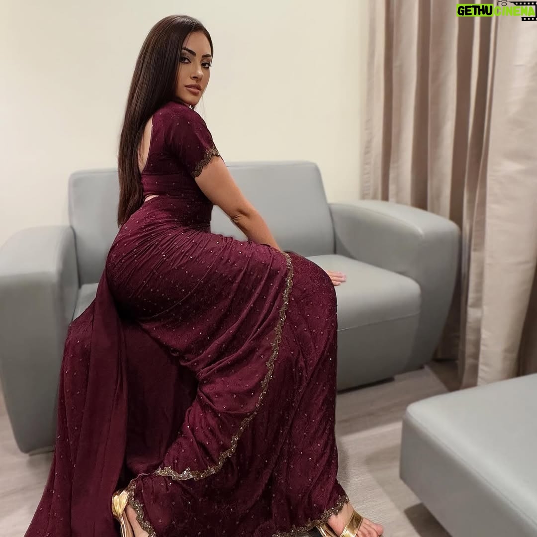Jeniffer Piccinato - 8.6K Likes - 🍷
Saree look for Zebra film promotion at Vijaywada 
Styled by @aswinimulpury 
designer @archithanarayanamofficial