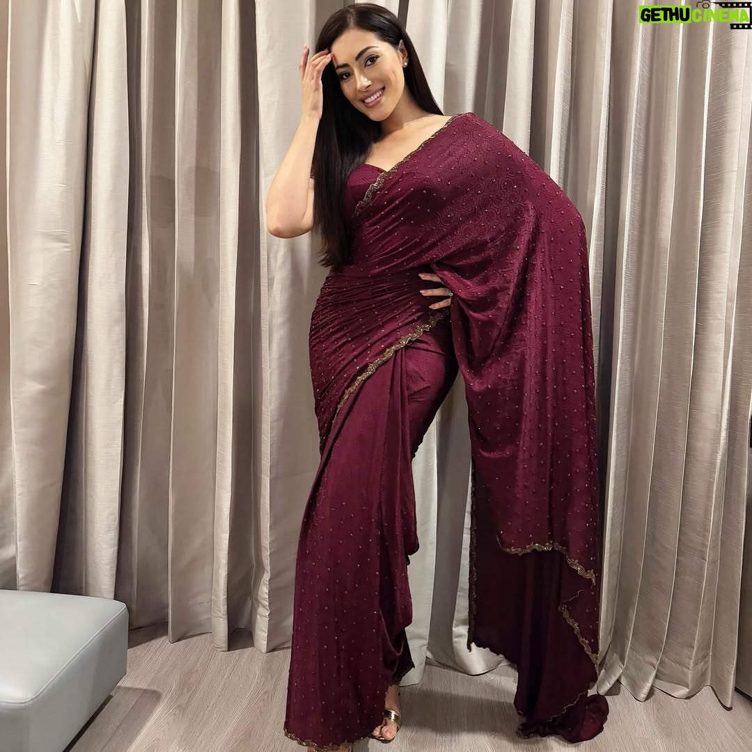 Jeniffer Piccinato - 8.6K Likes - 🍷
Saree look for Zebra film promotion at Vijaywada 
Styled by @aswinimulpury 
designer @archithanarayanamofficial