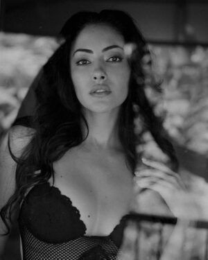 Jeniffer Piccinato Instagram - July 🌧️
Photo @nataliaarantseva mua @senyamua
