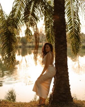 Jeniffer Piccinato Instagram - “I’ve learned that I can be both , wild and holy. “
.
.
.

#internationalwomensday
Photo by @olyamuradova_ 
.
.
.
.
#sunkissed #goldengoddess #photoshoot #jenifferpiccinato