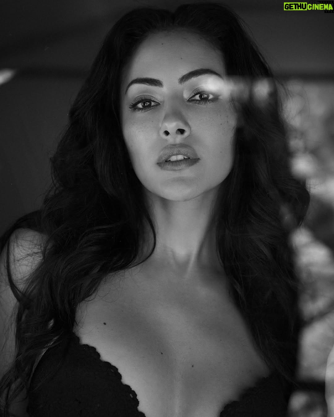 Jeniffer Piccinato - 11.8K Likes - July 🌧️
Photo @nataliaarantseva mua @senyamua