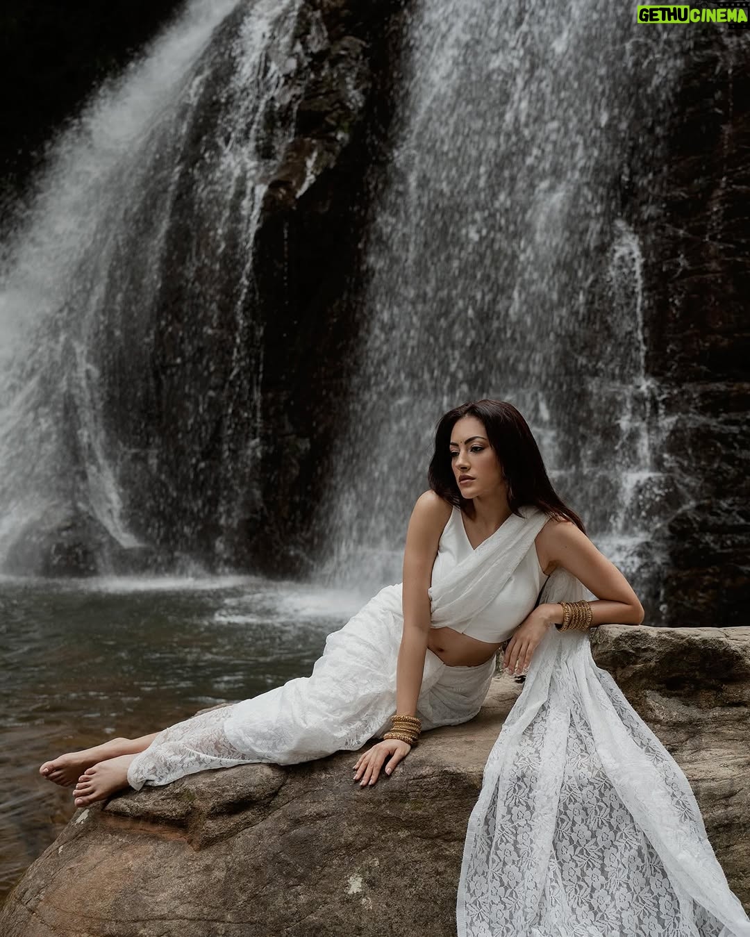 Jeniffer Piccinato - 7.9K Likes - 👰🏻‍♀️ material girl 
.

.
.
.
Photo @nataliaarantseva mua @senyamua