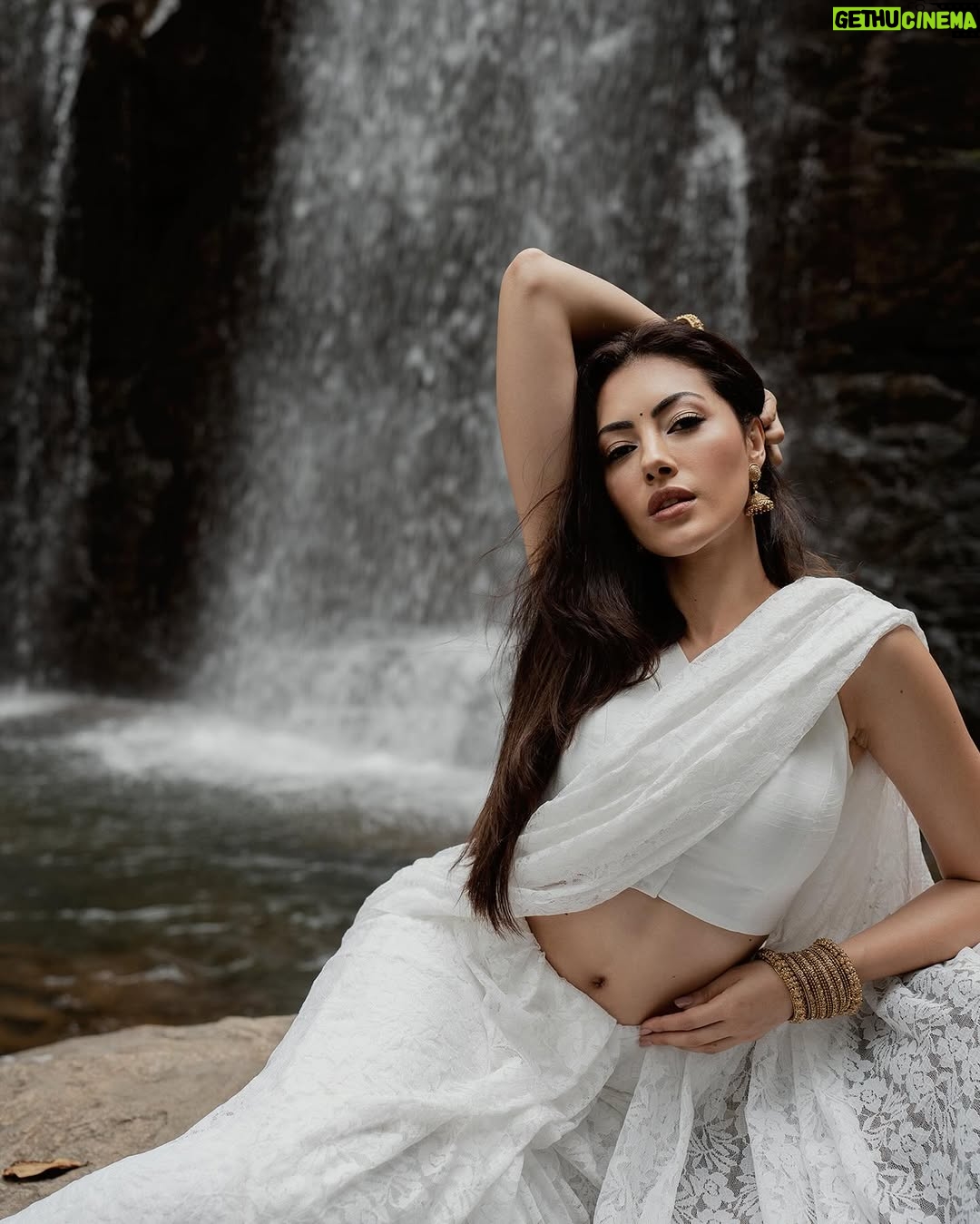 Jeniffer Piccinato - 7.9K Likes - 👰🏻‍♀️ material girl 
.

.
.
.
Photo @nataliaarantseva mua @senyamua