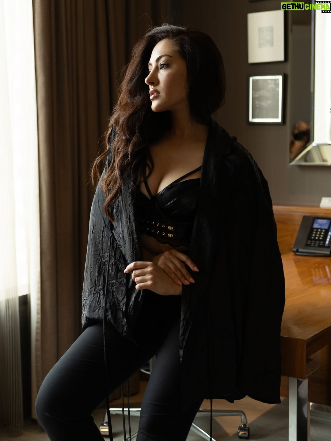 Jeniffer Piccinato - 6.2K Likes - 🌑🌒🌓🌔🌕🌖🌗🌘
Once upon a time in Bangkok captured by @alexandrenomad