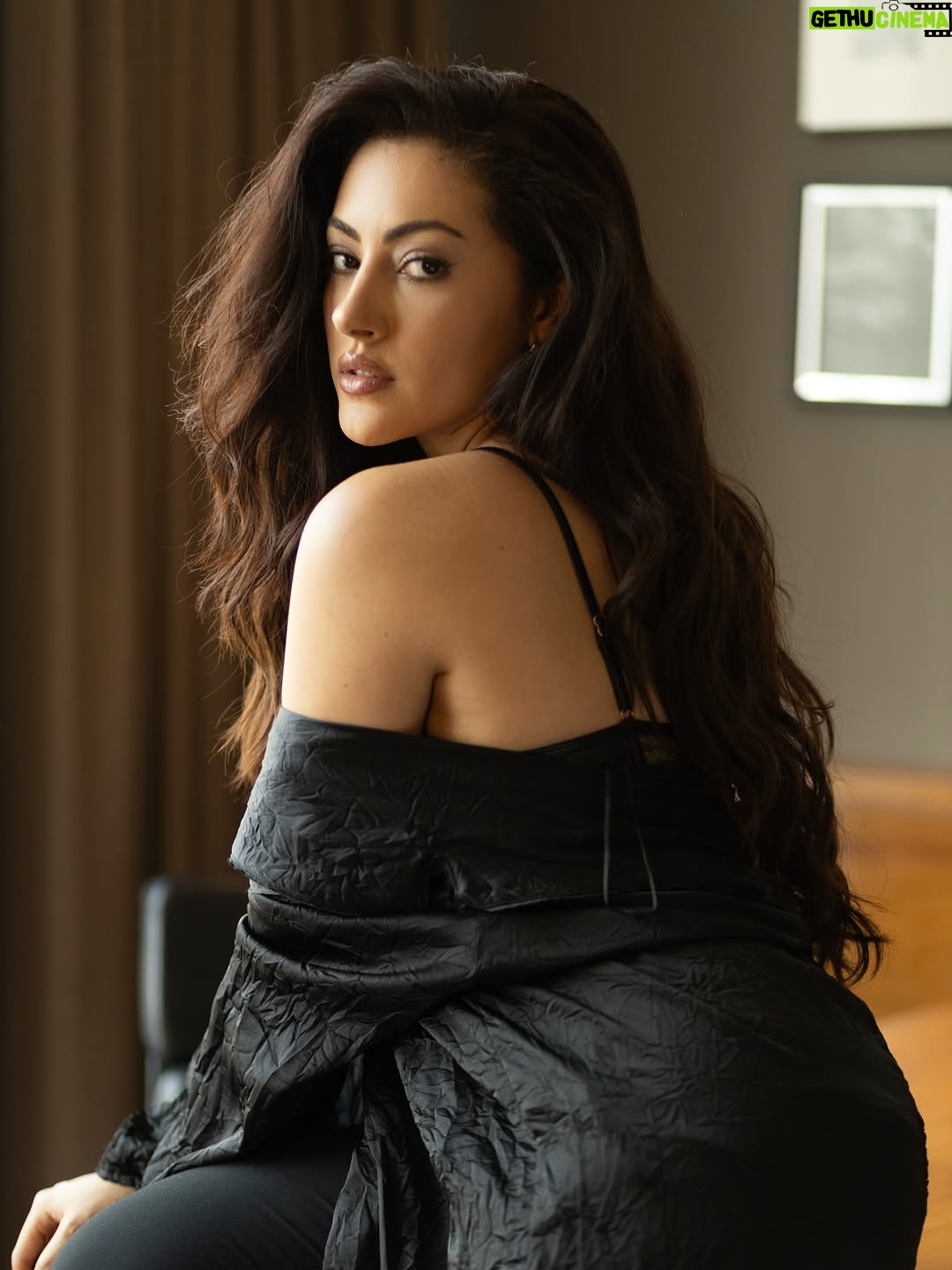 Jeniffer Piccinato - 6.2K Likes - 🌑🌒🌓🌔🌕🌖🌗🌘
Once upon a time in Bangkok captured by @alexandrenomad