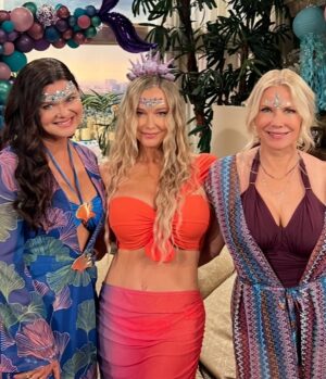 Jennifer Gareis Instagram - Happy Birthday to my TV Sis! 🎂🎁🎈🎊🥳🎉
We have had years of wonderful memories together. May there be many, many more!!!
You ARE The Bold & The Beautiful!
@katherinekellylang @boldandbeautifulcbs