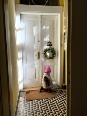Jenovéfa Boková Instagram - ZIMA ❄️ 

Zklidnění, ale taky někdy šedo. Člověk se musí zase naučit zpomalit a nevyčítat si to 🙏🏻