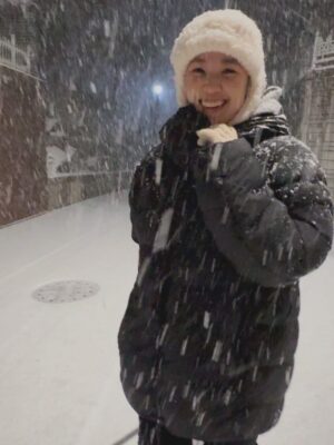 Jeon Hye-jin Instagram - 눈 치우기 힘들어요.. 

  아니 사실 너무 신났어요 ☃️