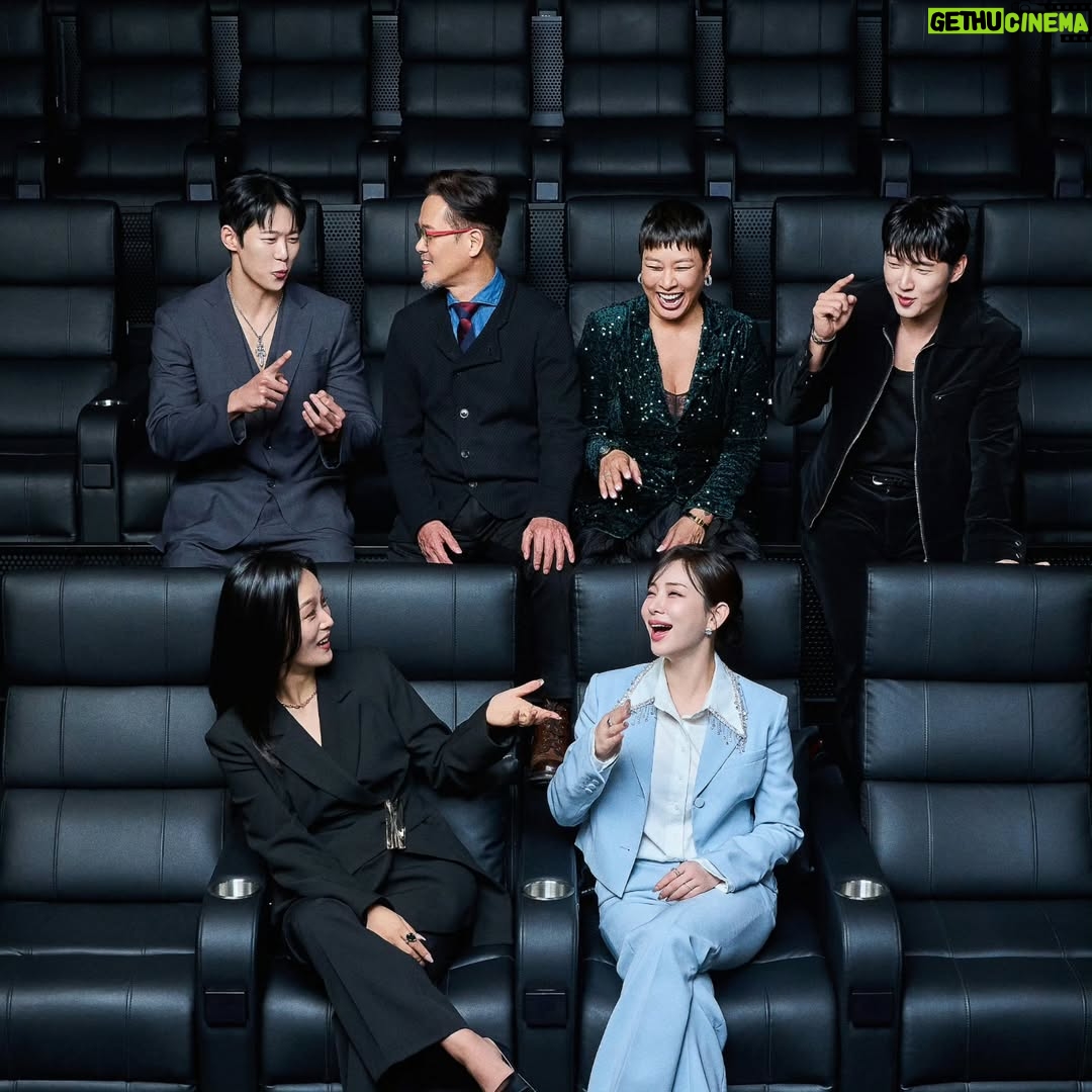 Jeong Young-ju - 7.9K Likes - #위키드2포긋
#우린가족
#11월19일전세계최초개봉 
#에메랄드시티

오세요!!제가 여러분을 기다릴께요!!
#마담모리블