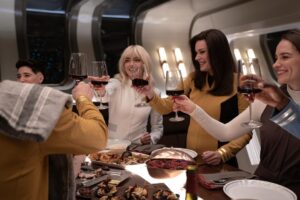 Jess Bush Instagram - Episode 6 THE SEHLAT WHO ATE ITS TAIL (my favourite of the season) and episode 7 WHAT IS STARFLEET ❤️🖖🏼 both streaming now on @paramountplus