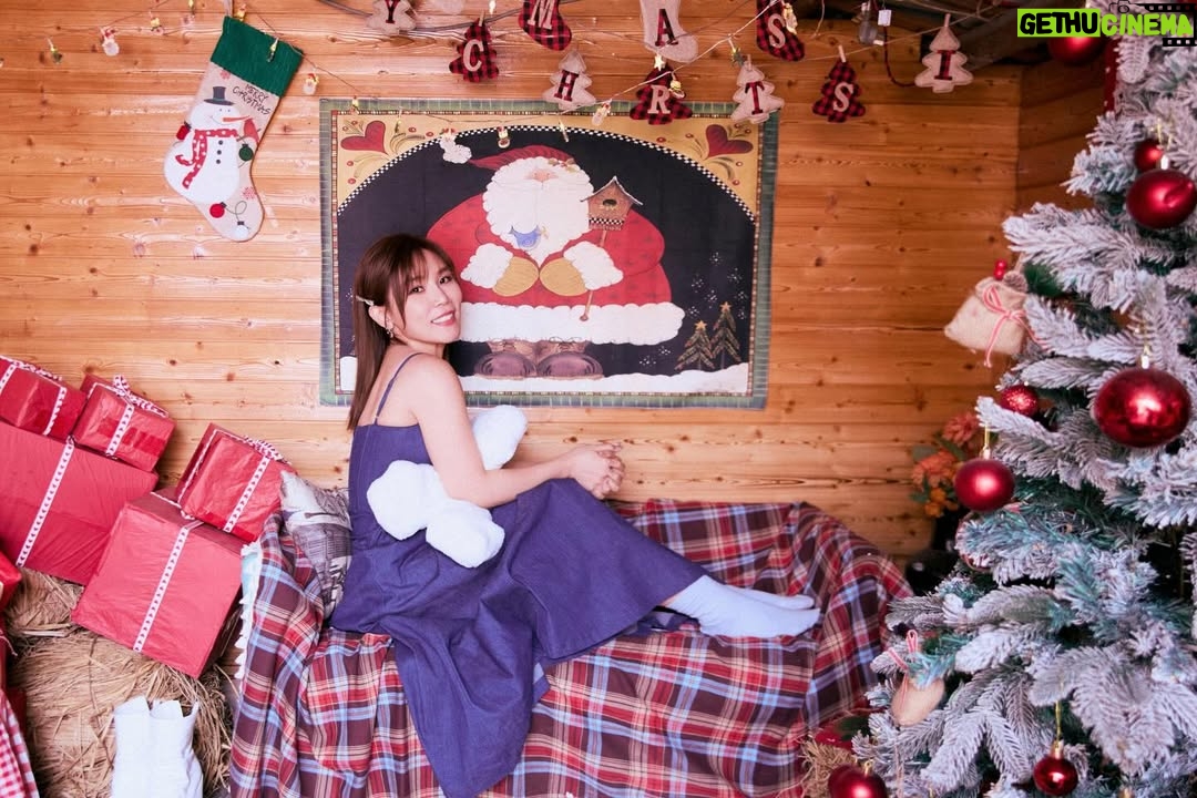 Jess Lee - 11.8K Likes - 🎄🎄🎄🌲🌲🌲
Merry Christmas！