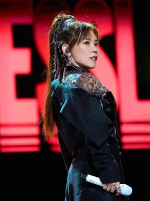 Jess Lee Instagram - yiiii？這是誰？？😆
上禮拜換了一個形象⋯
開啟了聲生不息第一個唱跳舞台！
.
#聲生不息華流季