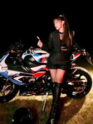 Jess Lee Instagram - yiiii？這是誰？？😆
上禮拜換了一個形象⋯
開啟了聲生不息第一個唱跳舞台！
.
#聲生不息華流季