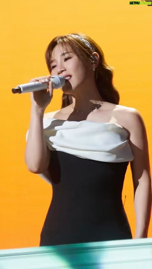 Jess Lee - 11.6K Likes - 填補 _ _ _ 
.
#空白格
#聲生不息華流季