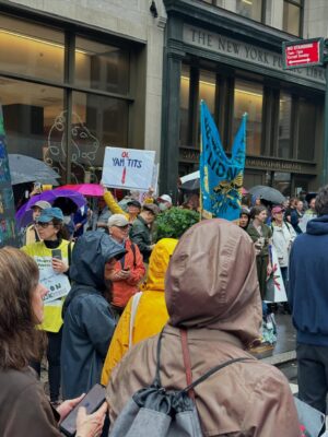 Jessica Keenan Wynn Instagram - A rainy, peaceful, POWERFUL NO KINGS protest in NYC today! I love our city of resistance!