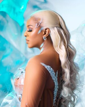 Jessica Nkosi Instagram - Hollywoodbets Durban July 💙🩵
THE SPLASH OF THE WAVES
FRESHNESS
#HDJRideTheWave
#HDJ2024
#HollywoodbetsDurbanJuly
#HDJ
Hollywoodbets: Theme this year is Ride The Wave.
Ruberto Scholtz: LETS GO!!!!!!!!!
Dress: @scholtzruberto
Makeup: @suomabeauty
Photographer: @dipphotos
Hair: @fluffys_artistry
Nails: @seroafrica
Wig: @thesanhd
Cinematography: @_specturm_media__
Studio: @prohire.cc
